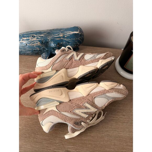 New Balance 9060 Sneakers in Driftwood Size M7/W8.5 - Picture 6 of 10